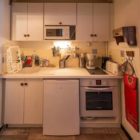 4 Personnes Avec Wifi, Balcon, A Apartment *